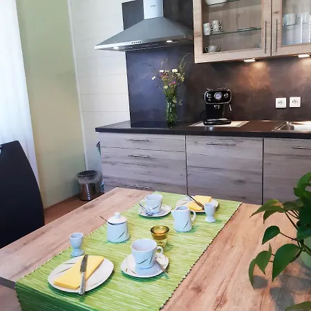 Charlys Bleibe Gastunterkunft Inmitten Der